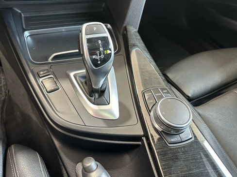 Used 2018 BMW 330i Gran Turismo xDrive image 11