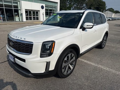 Used 2020 Kia Telluride EX w/ EX Premium Package image 4