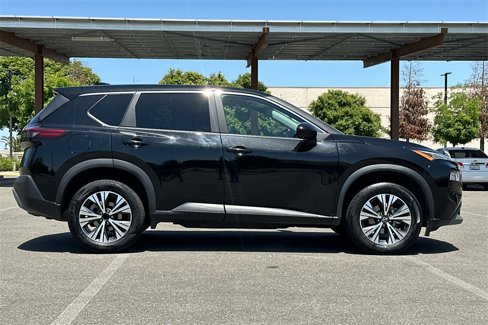 Used 2023 Nissan Rogue SV image 8