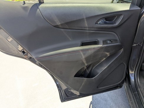 Used 2022 Chevrolet Equinox RS w/ RS Leather Package image 32