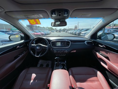 Used 2018 Kia Sorento SX image 9