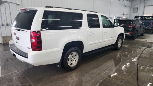 Used 2008 Chevrolet Suburban LT w/ LT Preferred Equipment Group image 4