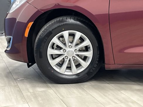 Certified 2019 Chrysler Pacifica Touring Plus w/ Cold Weather Group image 37
