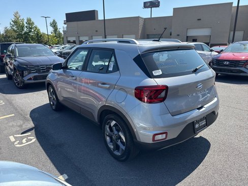 Used 2025 Hyundai Venue SEL image 5