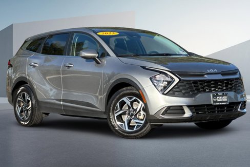 Used 2023 Kia Sportage LX image 2