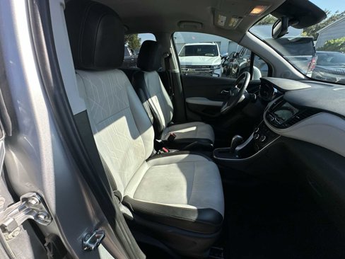 Used 2018 Chevrolet Trax LT w/ Driver Confidence Package image 19