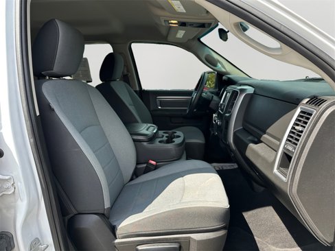Used 2021 RAM 1500 Classic SLT image 12