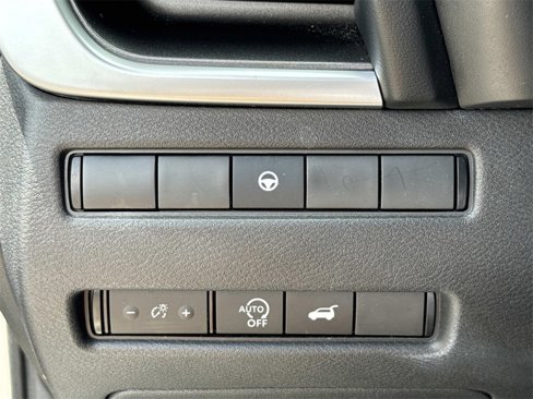 Used 2024 Nissan Rogue SV image 40