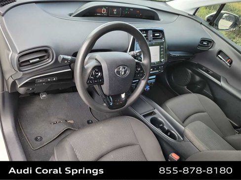 Used 2020 Toyota Prius LE image 2