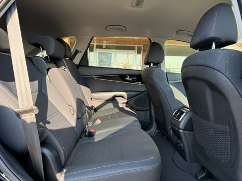 Used 2019 Kia Sorento LX image 19