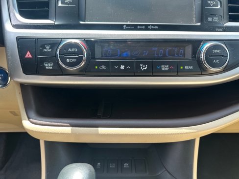 Used 2019 Toyota Highlander XLE image 14