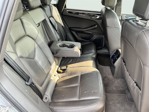 Used 2016 Porsche Macan S image 23