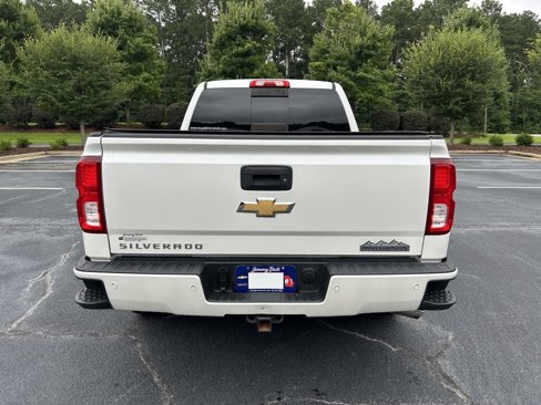 Used 2018 Chevrolet Silverado 1500 High Country image 22