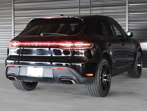Certified 2023 Porsche Macan image 8
