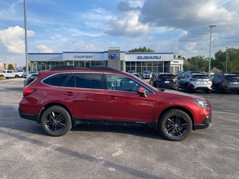 Used 2018 Subaru Outback 2.5i Limited image 1