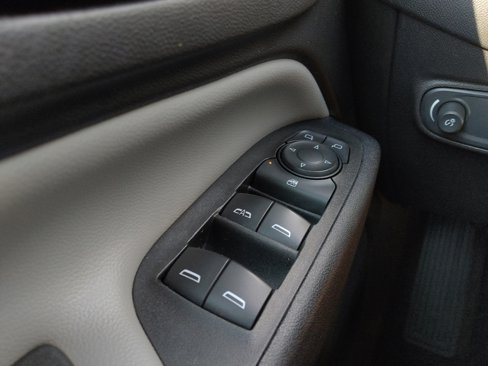Used 2021 Chevrolet Equinox LS image 27