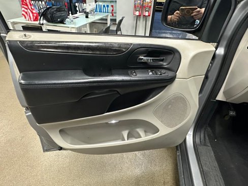 Used 2014 Dodge Grand Caravan American Value Package image 13