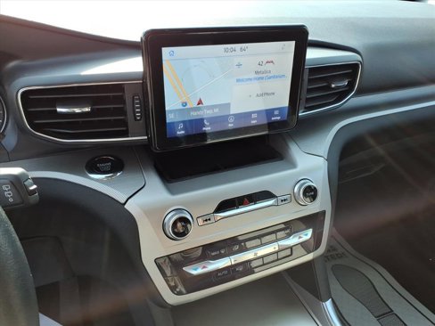 Used 2022 Ford Explorer XLT w/ Equipment Group 202A image 19