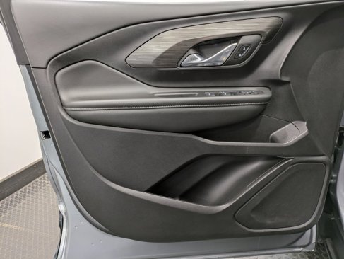 Used 2024 GMC Terrain SLE image 8