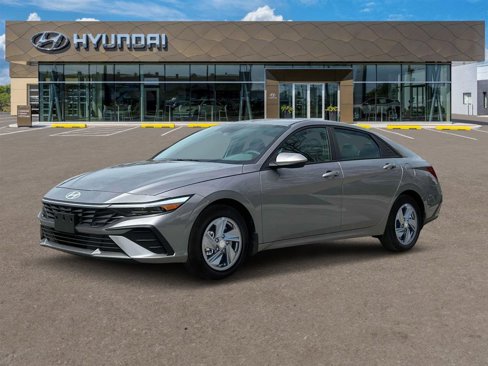 New 2025 Hyundai Elantra SE image 2