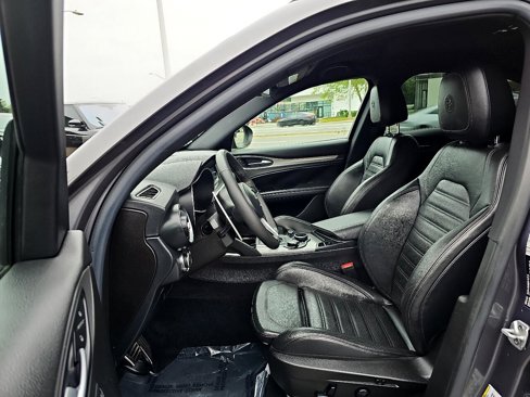 Used 2018 Alfa Romeo Stelvio Ti Sport image 28