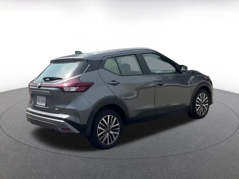 Used 2024 Nissan Kicks SV image 12