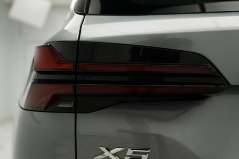 Used 2024 BMW X5 xDrive40i w/ Premium Package image 18
