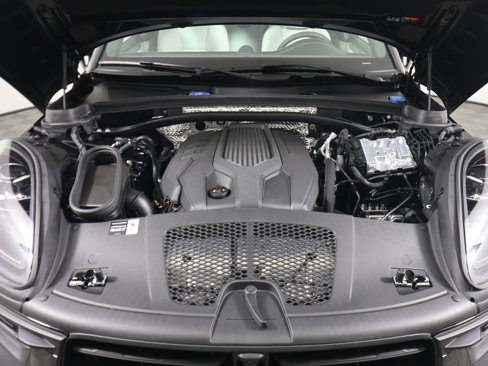 New 2025 Porsche Macan image 22