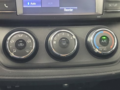 Used 2017 Toyota RAV4 LE image 30