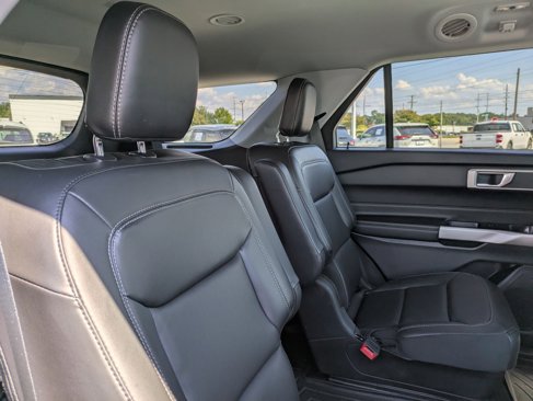 Used 2022 Ford Explorer XLT w/ Equipment Group 202A image 28