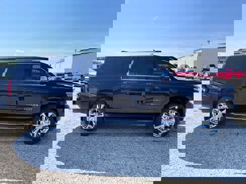Used 2015 Chevrolet Suburban LTZ w/ Max Trailering Package image 7