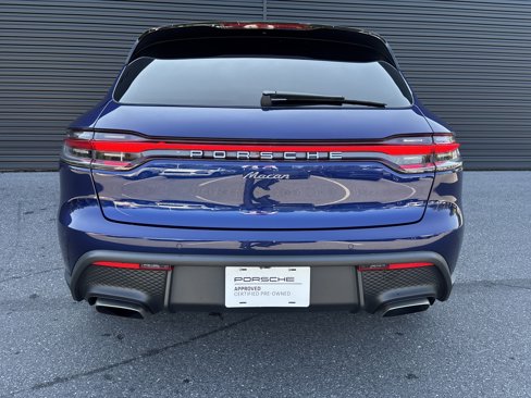 Certified 2025 Porsche Macan image 4