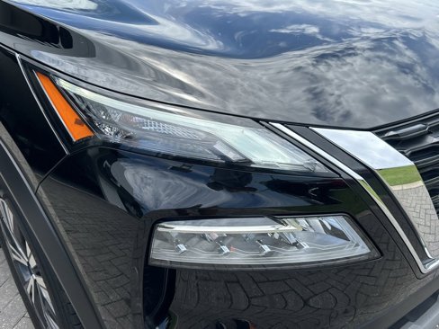 Used 2023 Nissan Rogue SV image 8