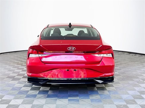 Used 2021 Hyundai Elantra SEL w/ Convenience + Premium Package image 5