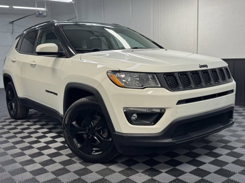 Used 2019 Jeep Compass Altitude image 1