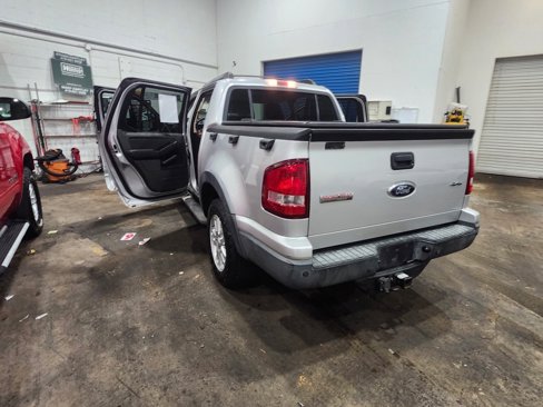 Used 2010 Ford Explorer Sport Trac XLT image 14