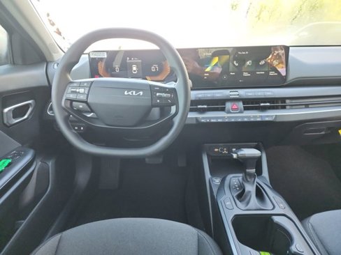 New 2025 Kia K4 LXS image 10