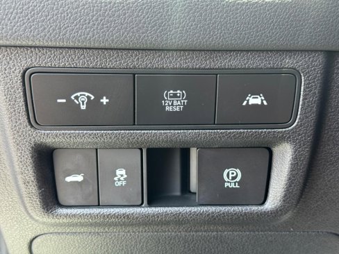 Used 2022 Hyundai Sonata Limited image 23