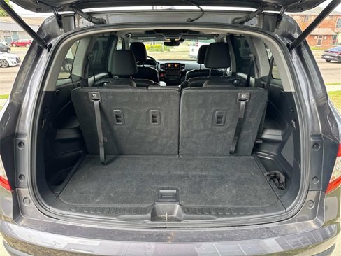 Used 2020 Honda Pilot Touring image 10