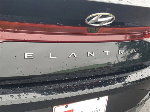 Used 2023 Hyundai Elantra SEL w/ Cargo Package image 27