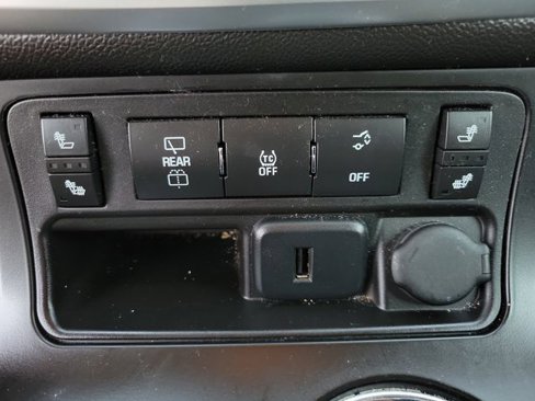 Used 2016 GMC Acadia SLE image 13