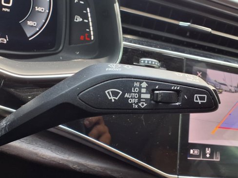 Used 2019 Audi Q8 Prestige w/ Luxury Package image 17