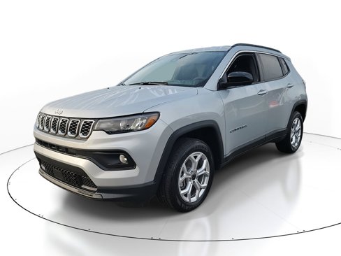 New 2025 Jeep Compass Latitude image 3