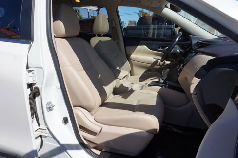 Used 2017 Nissan Rogue SL w/ SL Premium Package image 21