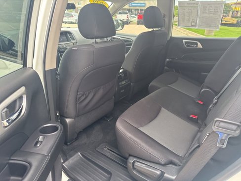 Used 2020 Nissan Pathfinder S image 17
