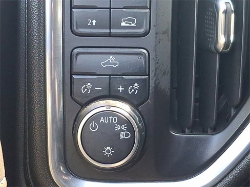 Used 2021 Chevrolet Silverado 1500 LT image 24