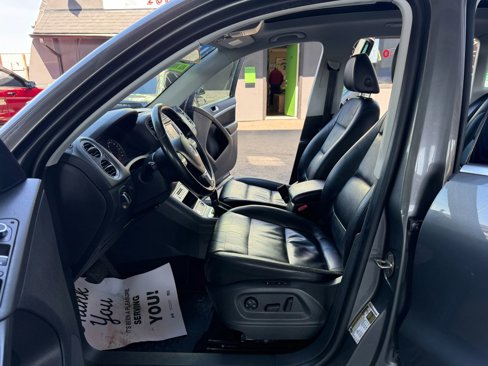 Used 2013 Volkswagen Tiguan S image 6