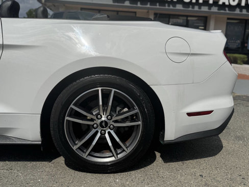 Used 2017 Ford Mustang Premium image 18