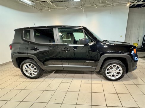 Used 2023 Jeep Renegade Latitude image 7