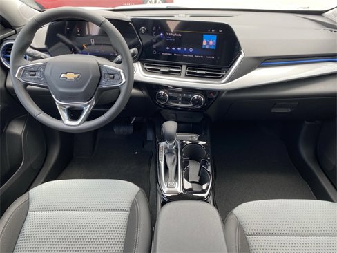 New 2025 Chevrolet Trax LT w/ Driver Confidence Package image 13